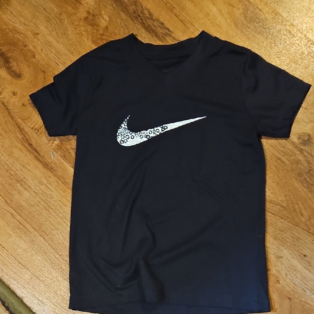 Girls "The Nike Tee" Graphic  T Shirt Black With Swish Size XS